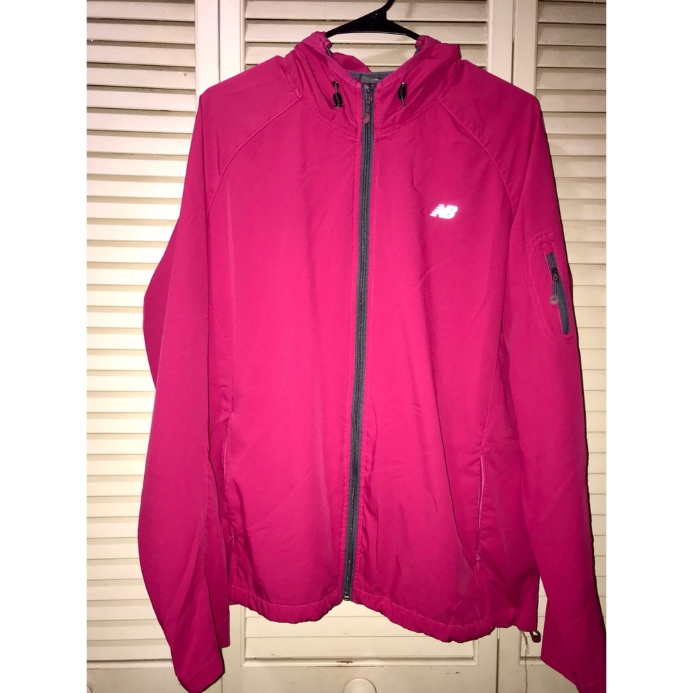 ✨SOLD ‼️ New Balance windbreaker